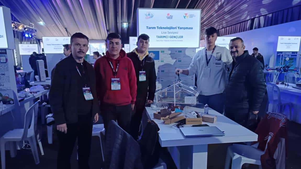  Okulumuz İstanbul da düzenlenen TEKNOFEST havacılık ve teknoloji fuarına FİNALİST olarak  katıldı